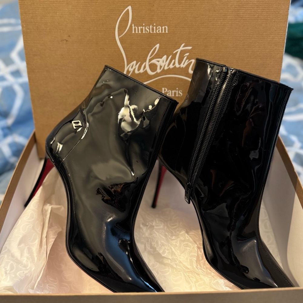 Sporty Kate Patent Leather Boots - 85MM